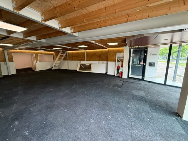 Bekijk foto 4 van De Vest 24