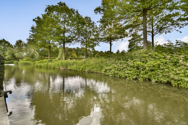 Hoekwoning te koop: Van den Broek-erf 49, Dordrecht