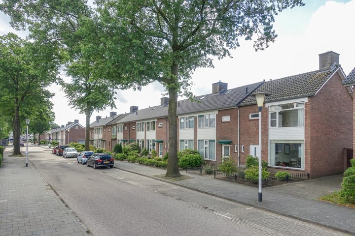 Foto 2 van Trompstraat 85