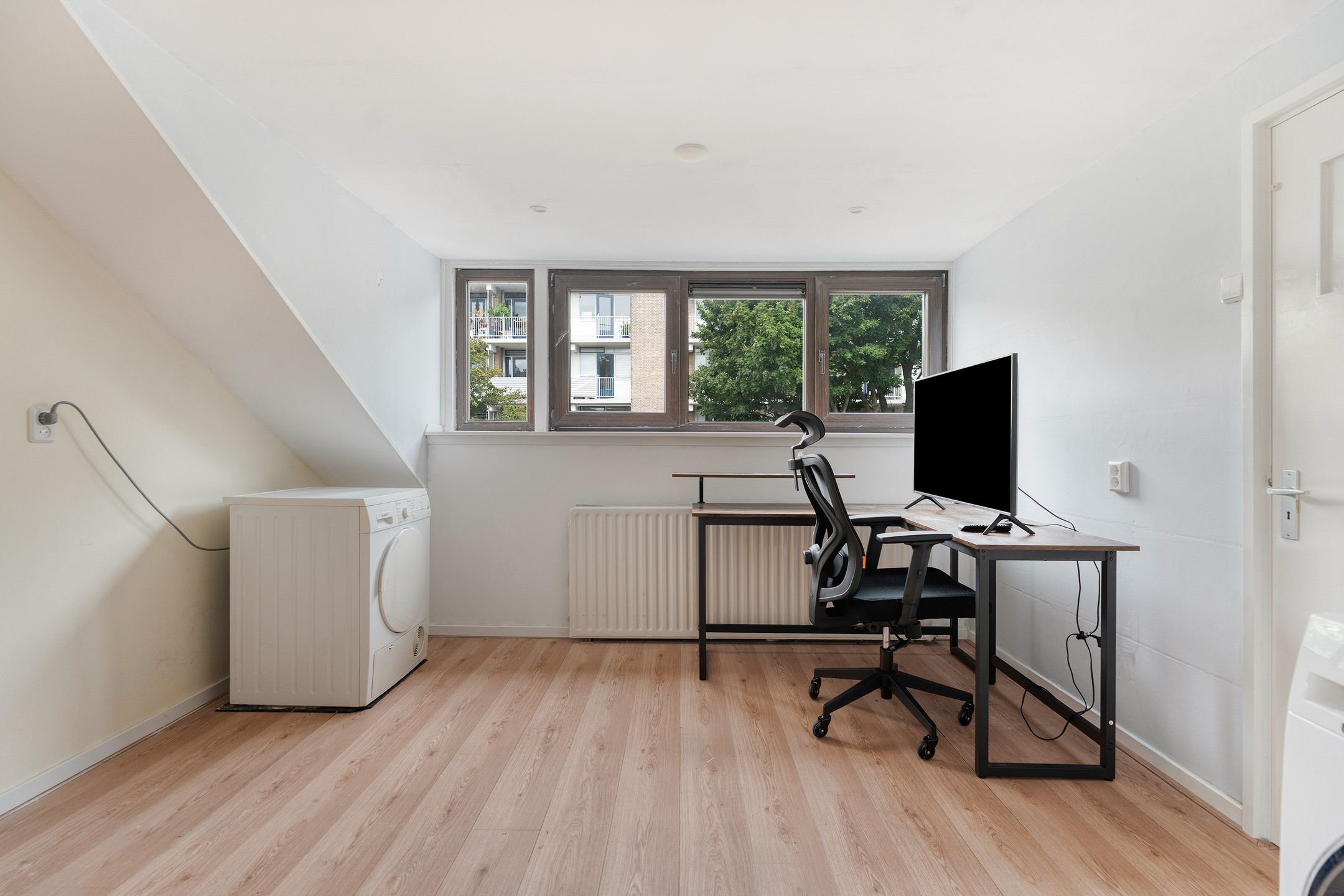 Photo 48 of Wormerveerstraat 45