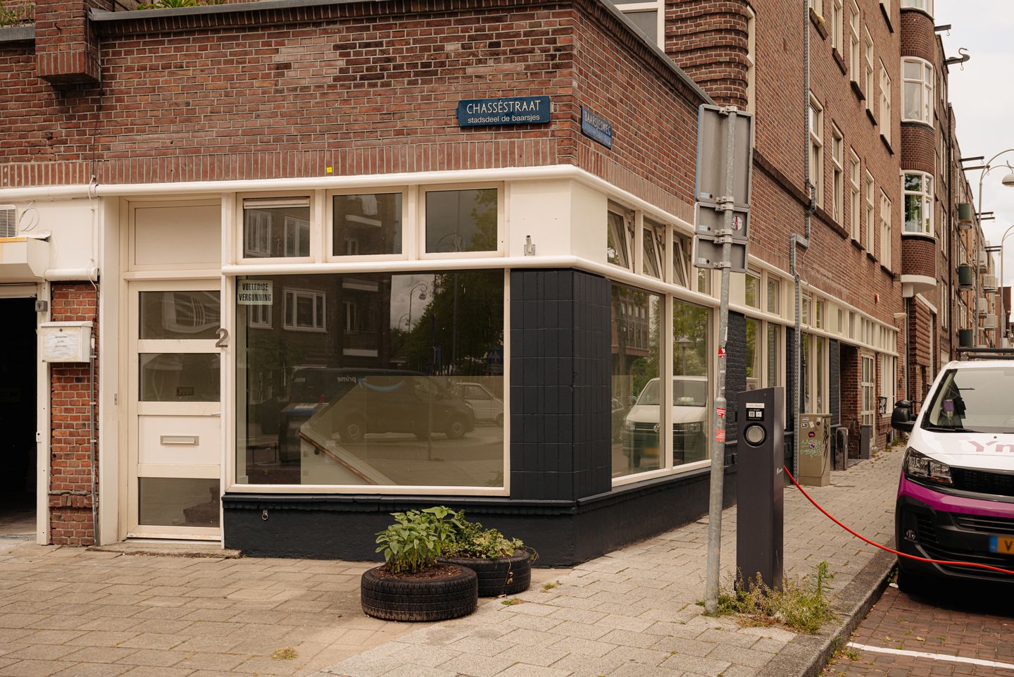 View photo 3 of Chasséstraat 2