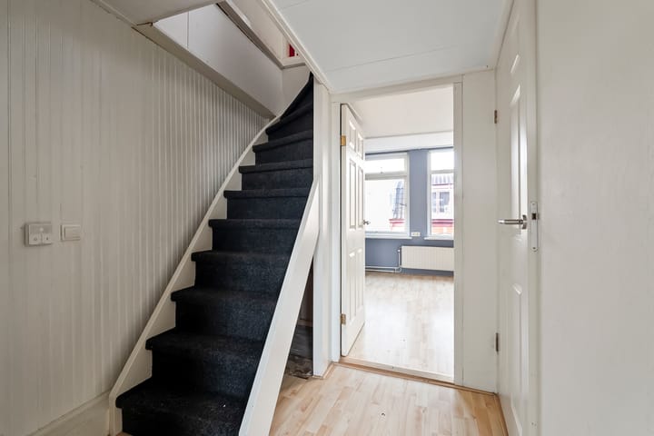 Tussenwoning te koop: Van Galenstraat 37, Den Helder