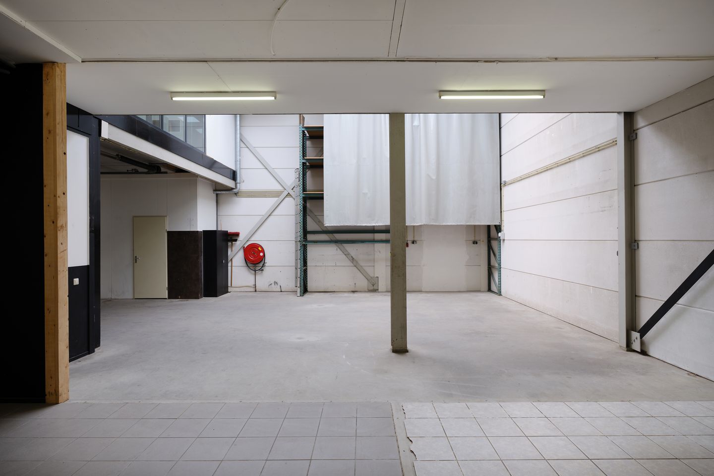 View photo 2 of De Liesbosch 12-K