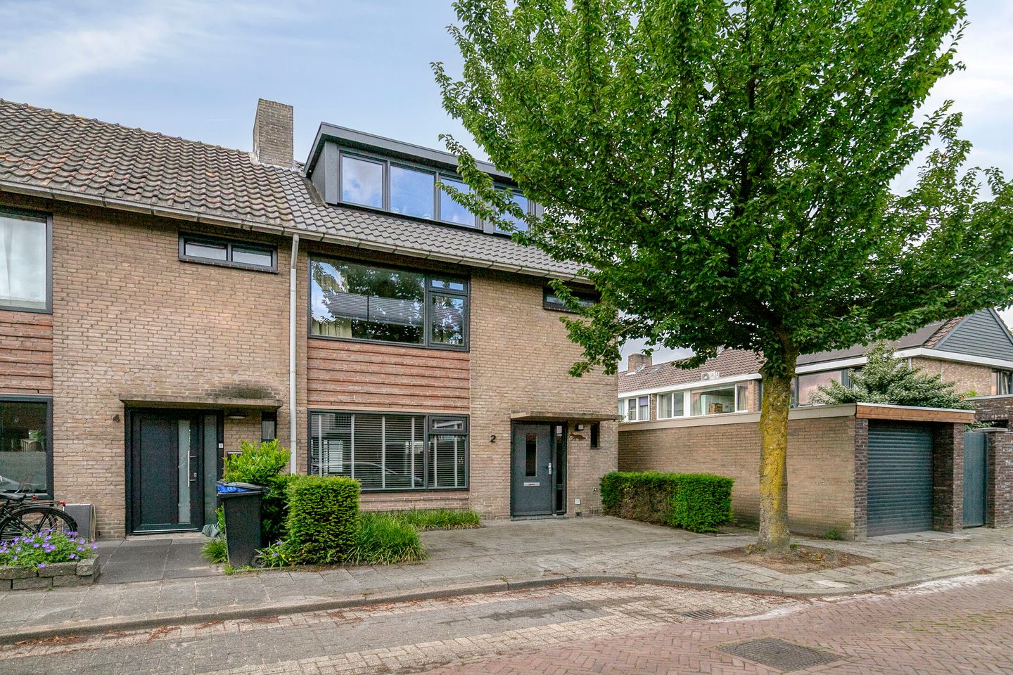 Photo 1 of Deken B.J. van Miertstraat 2