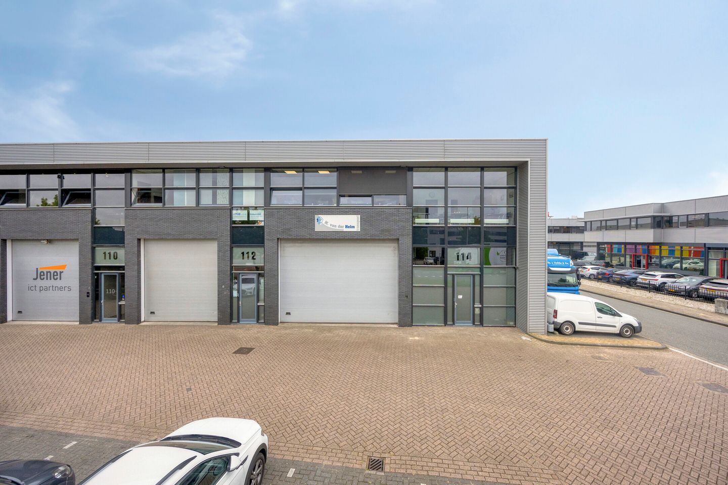 Bekijk foto 1 van Honderdland 114