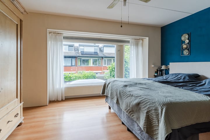 Tussenwoning te koop: Oleanderstraat 4, Breda