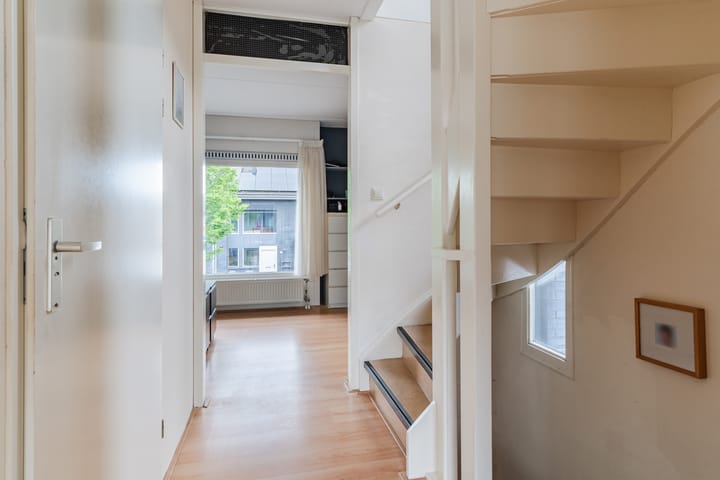Tussenwoning te koop: Oleanderstraat 4, Breda
