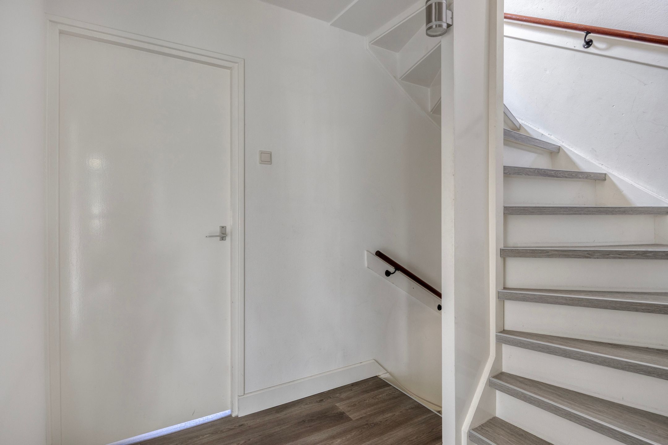 Photo 12 of Dokter de Bruynstraat 47