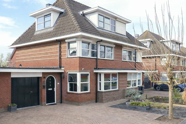 Tussenwoning te koop: Coendersberglaan 67, Helmond