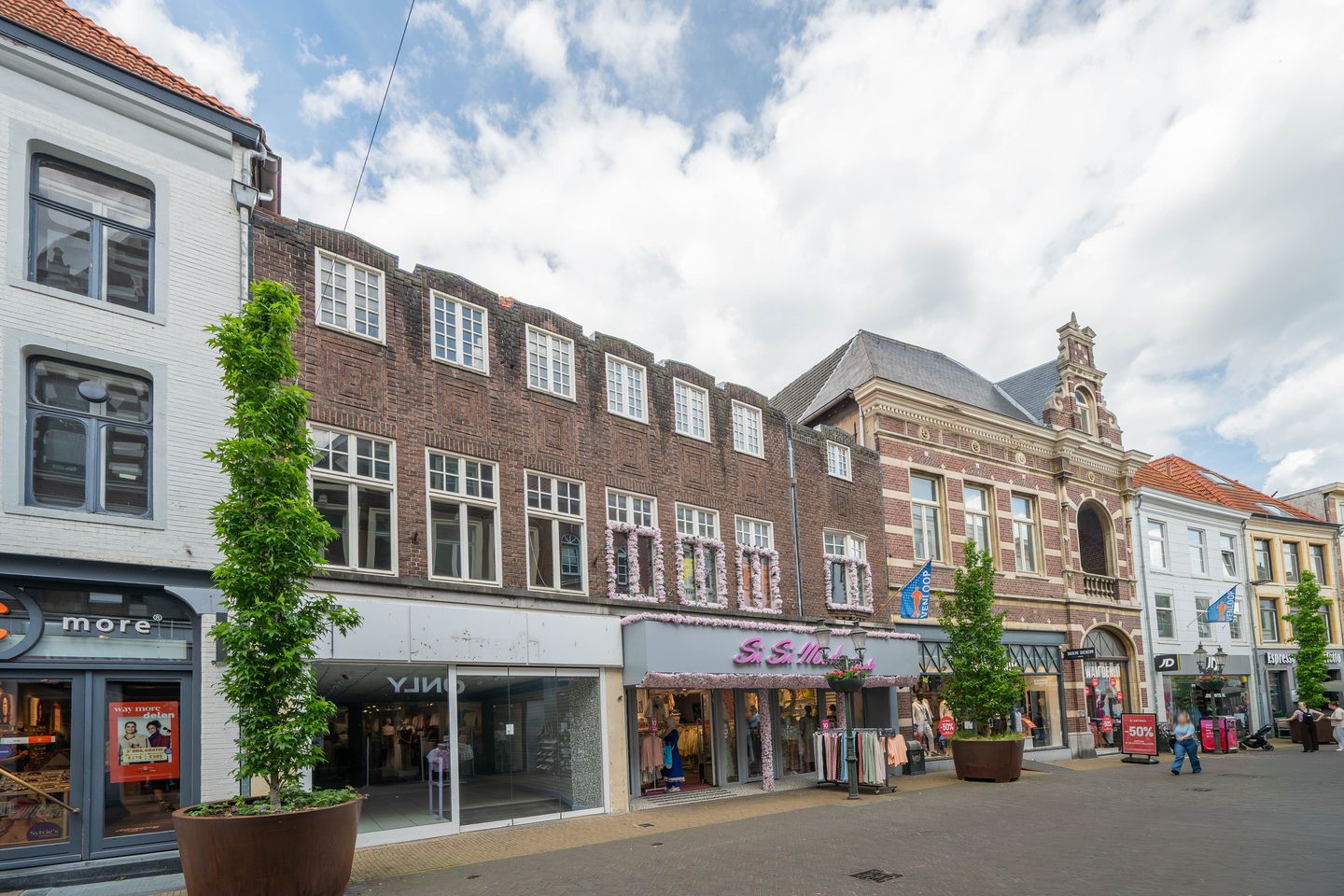 View photo 1 of Lomstraat 7