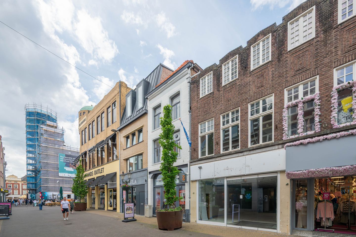View photo 3 of Lomstraat 7