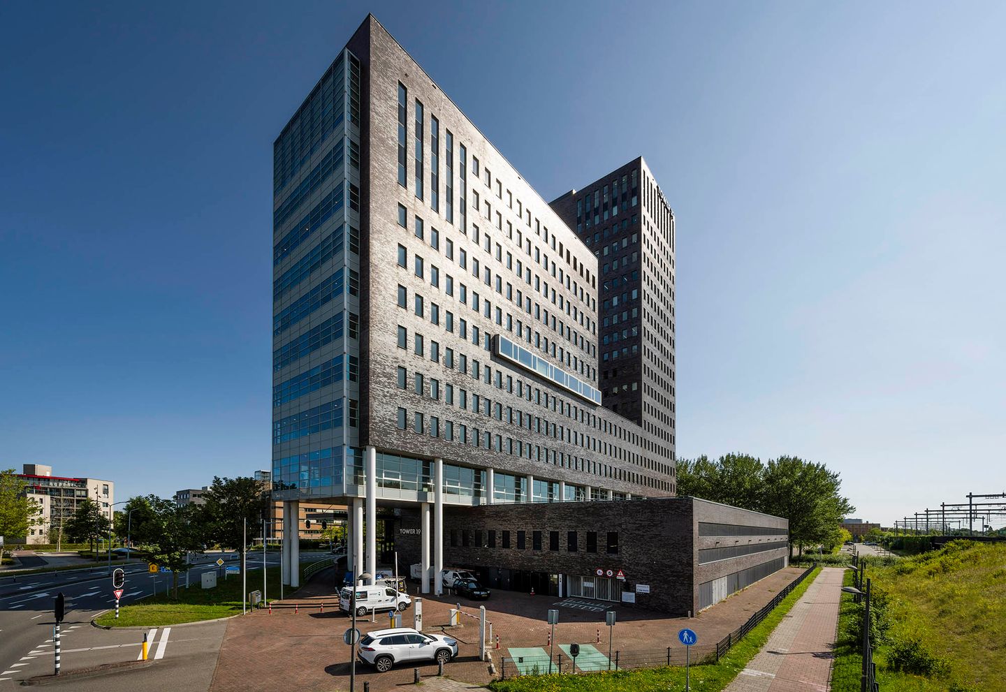 Bekijk foto 1 van Landdrostdreef 124