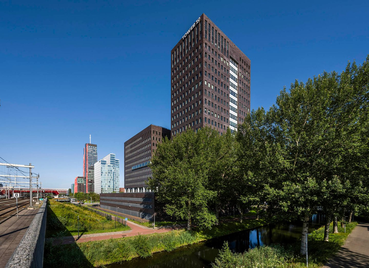 Bekijk foto 2 van Landdrostdreef 124