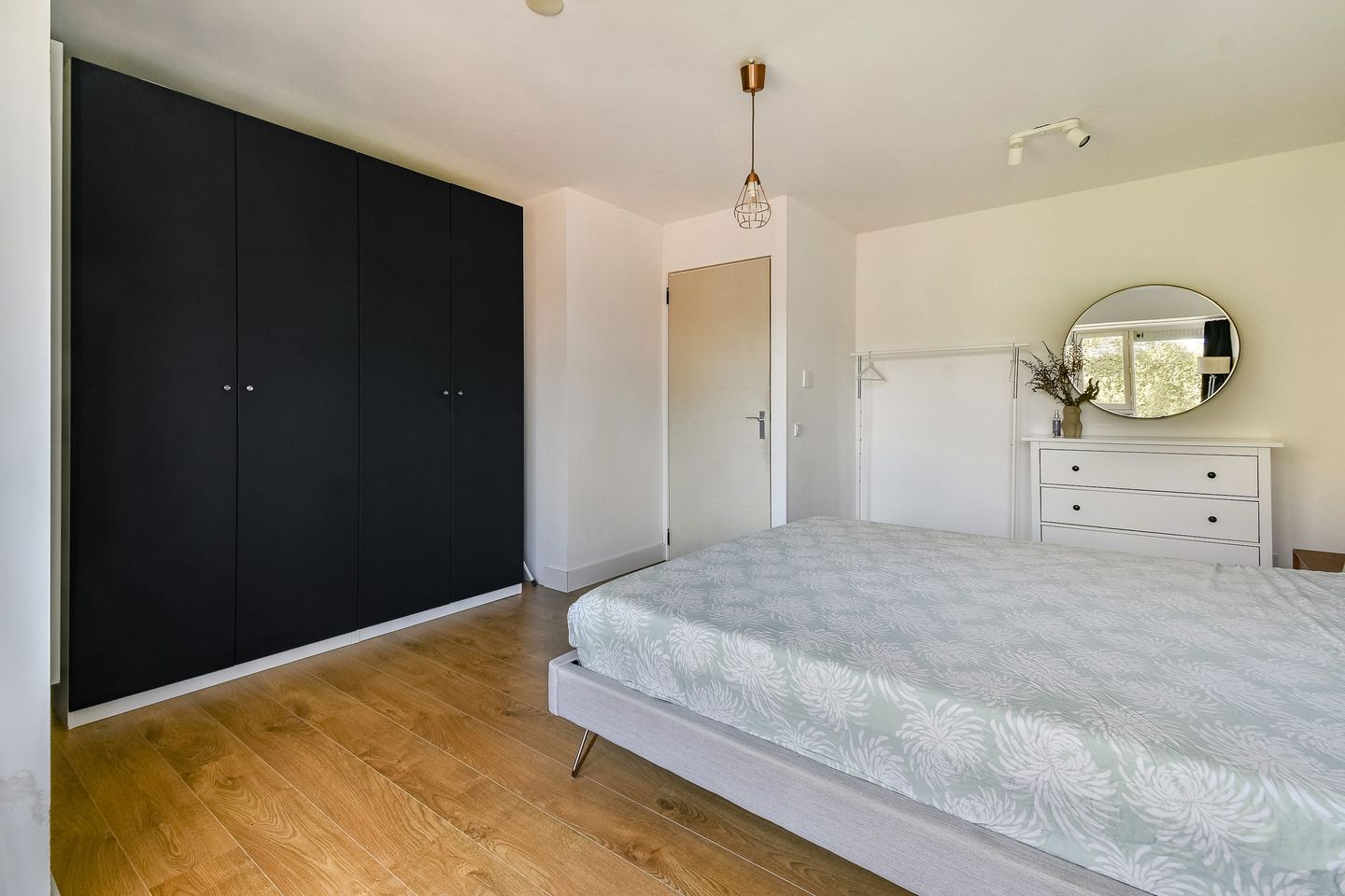 Photo 19 of Pontanusstraat 23-D