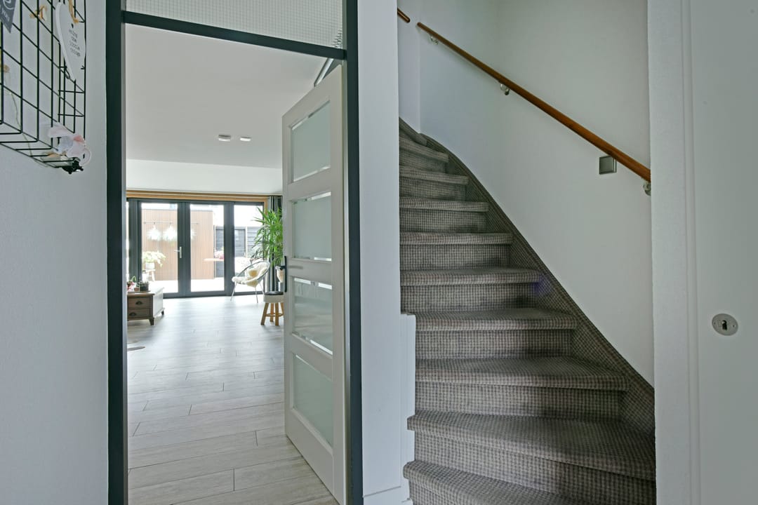 Photo 17 of Schoener 45