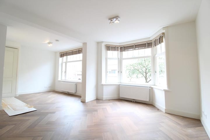 Photo 3 of Jacob van Wassenaar Obdamstraat 18-1