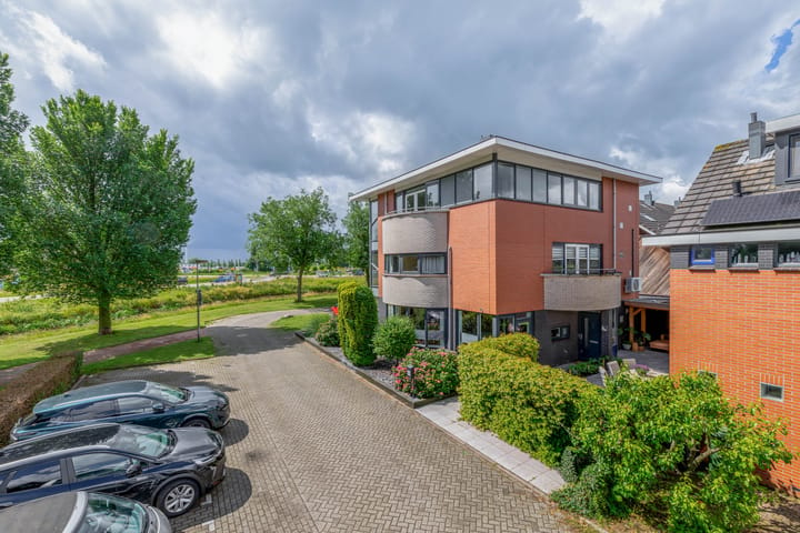 Twee-onder-één-kap te koop: Poolster 38, Waddinxveen