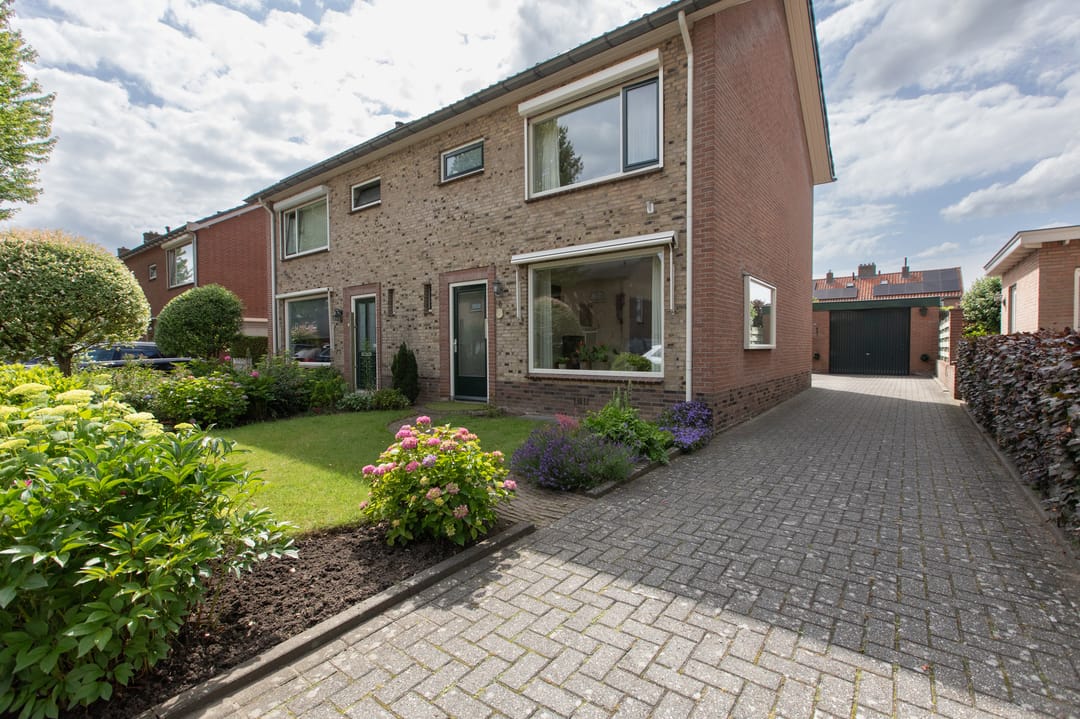 Photo 7 of Vos de Waelstraat 6