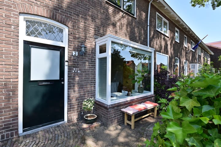 Foto 2 van P.M.R. Versteeghstraat 3