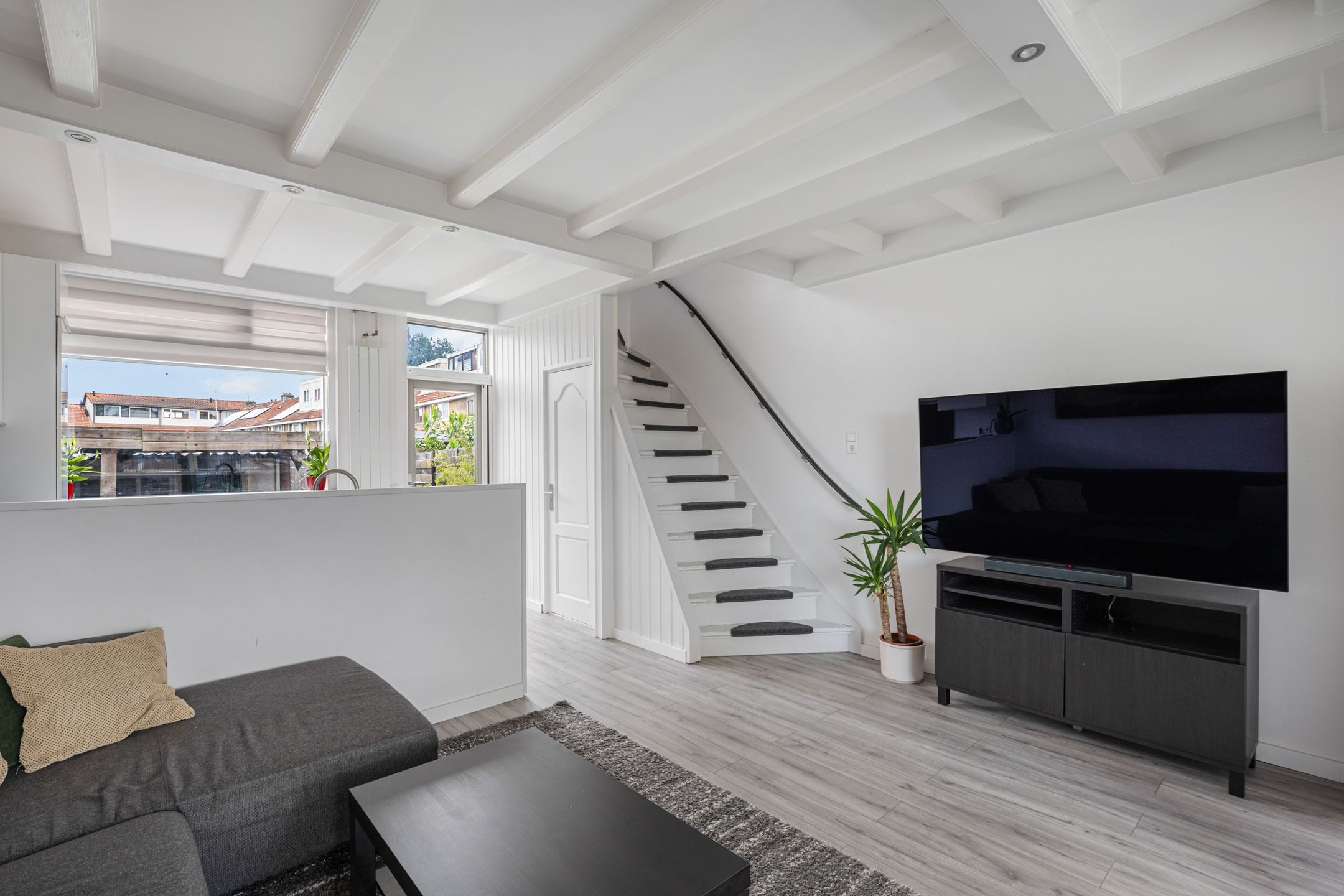 Photo 12 of Merwedestraat 157