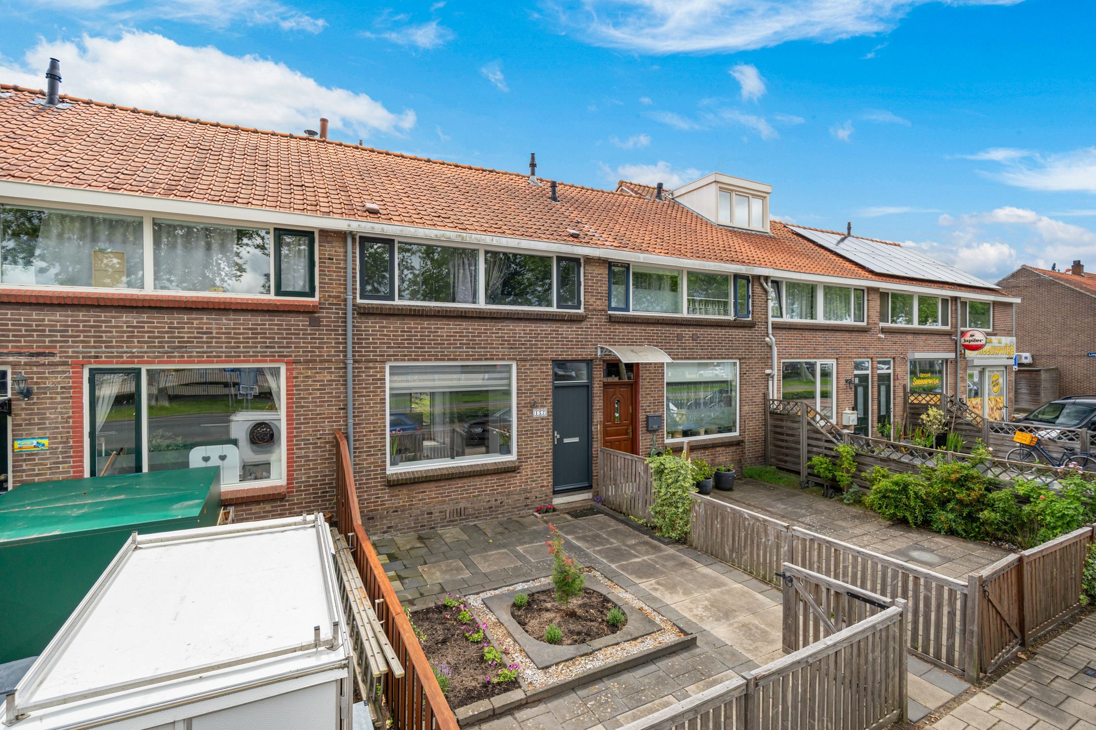 Photo 33 of Merwedestraat 157