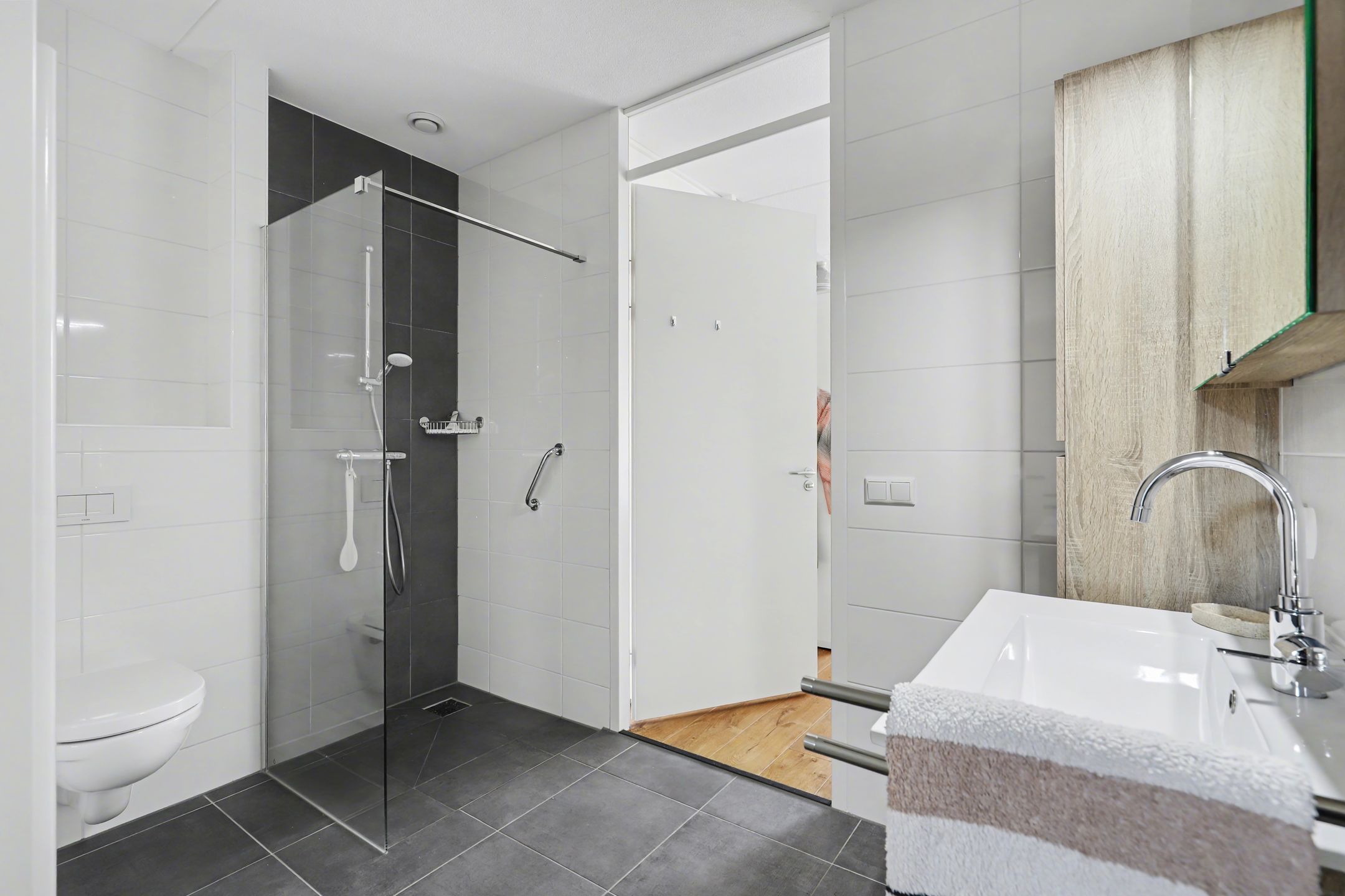 Photo 12 of Pagetstraat 9