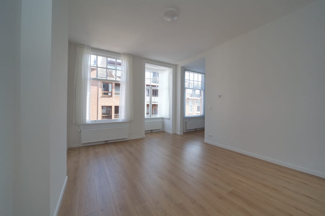 Photo 2 of Bentinckstraat 120