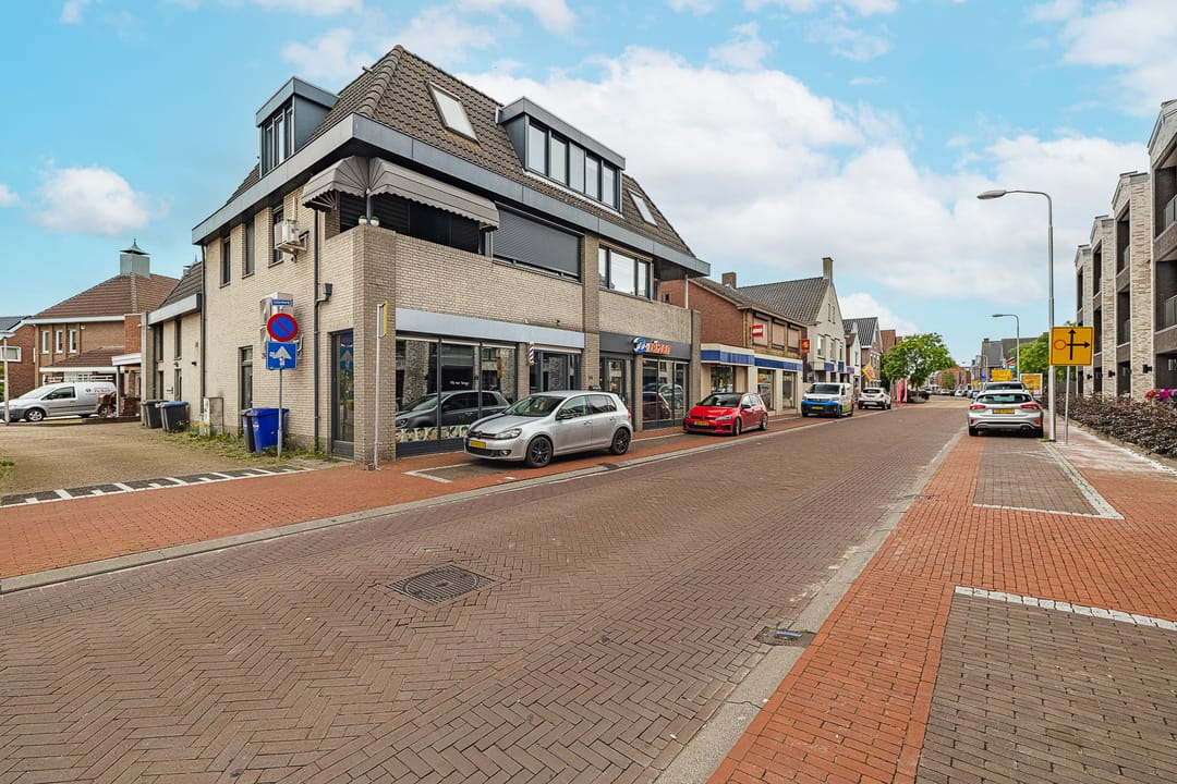 Photo 32 of Dorpsstraat 84-A