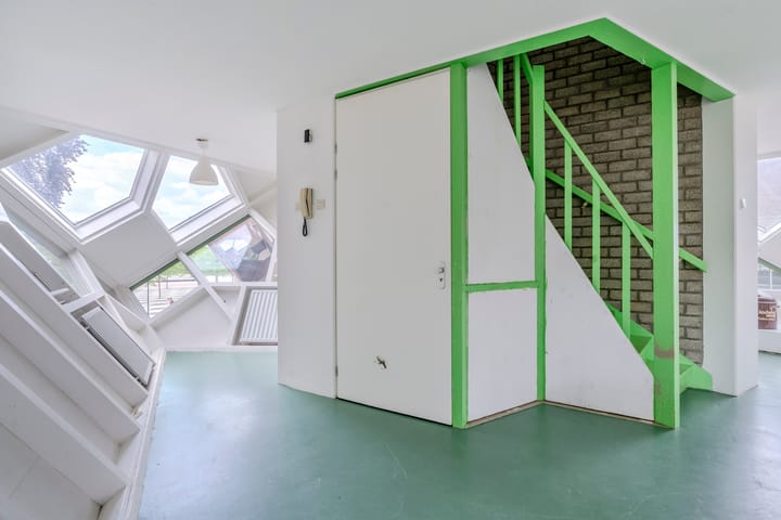 Tussenwoning te koop: Piet Blomplein 7, Helmond
