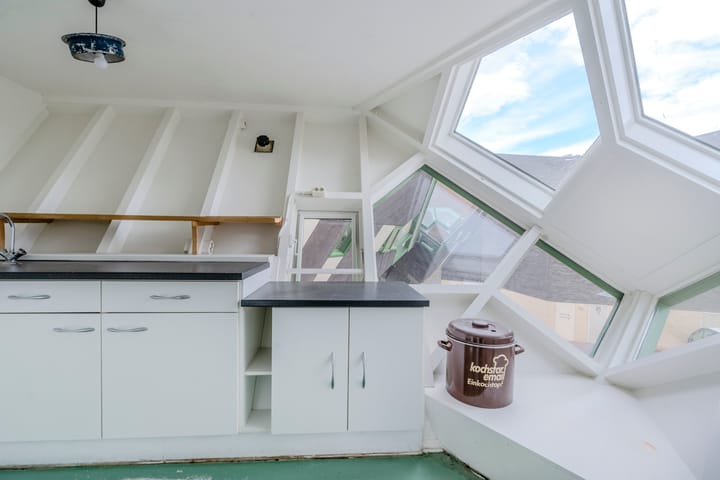 Tussenwoning te koop: Piet Blomplein 7, Helmond