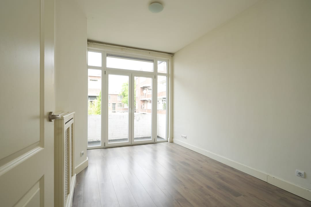 Photo 17 of Dautzenbergstraat 9