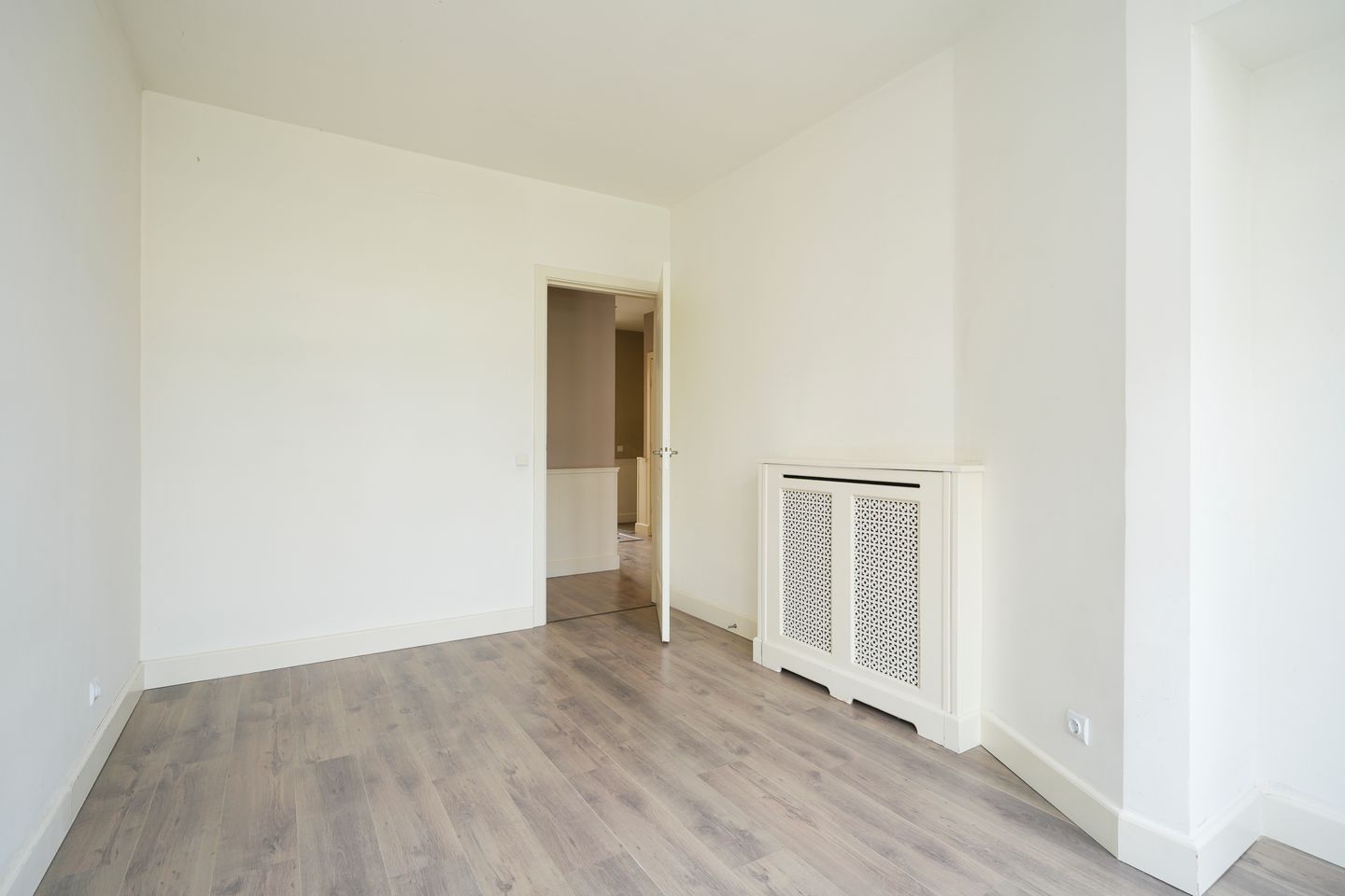 Photo 19 of Dautzenbergstraat 9