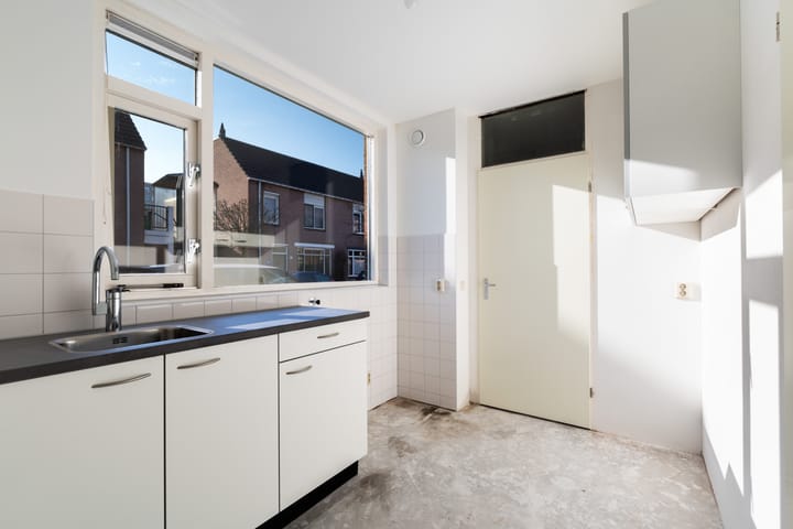 Appartement te koop: A. van Spronsenstraat 24, 'S-Gravenhage