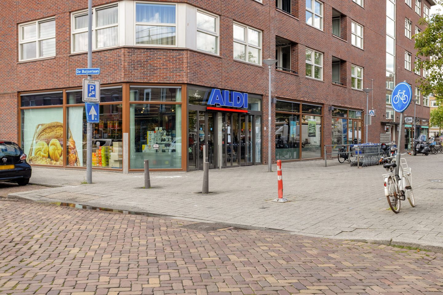 Photo 29 of Van Oestendestraat 37-C