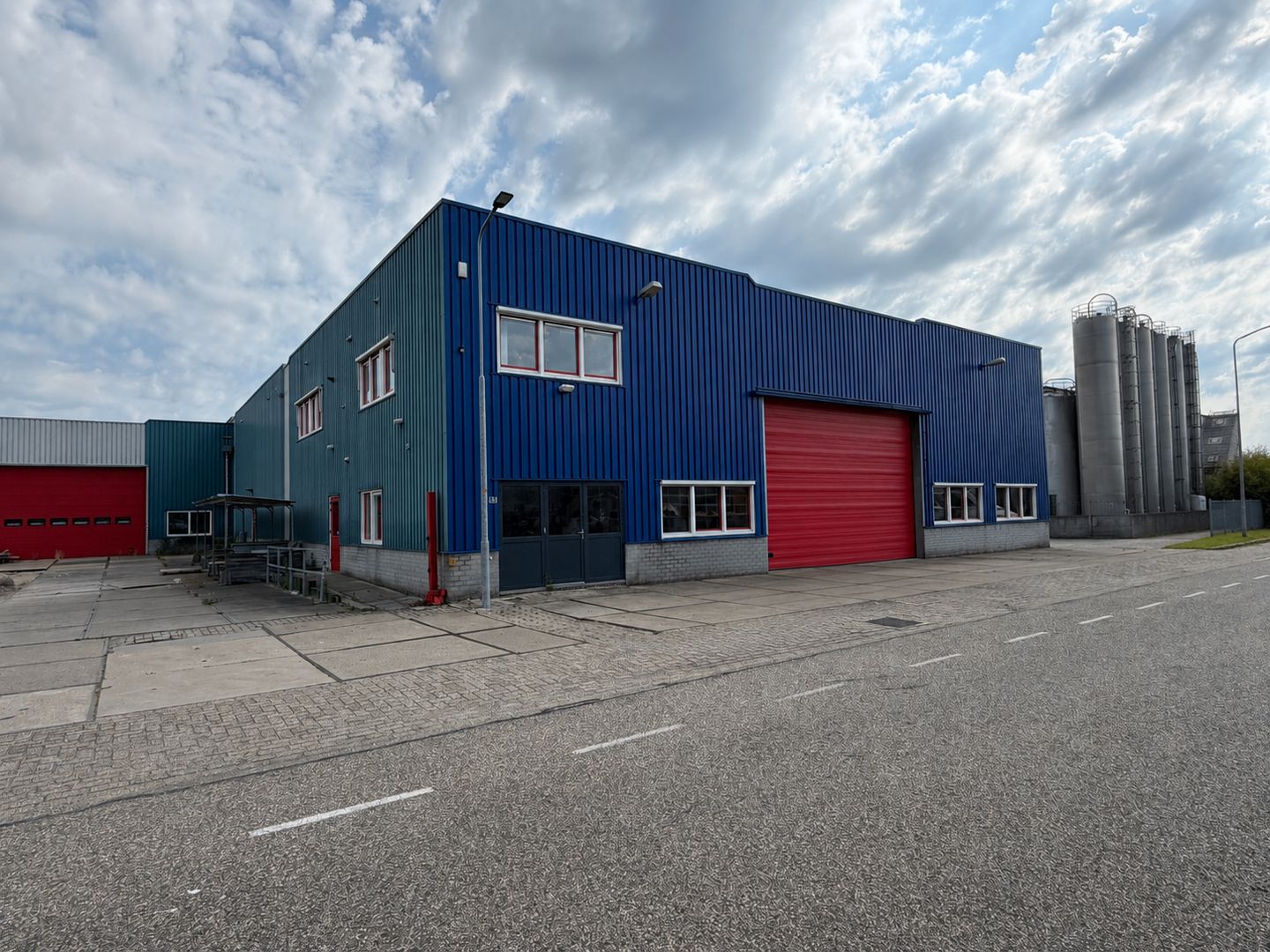 Bekijk foto 1 van Nijverheidstraat 53