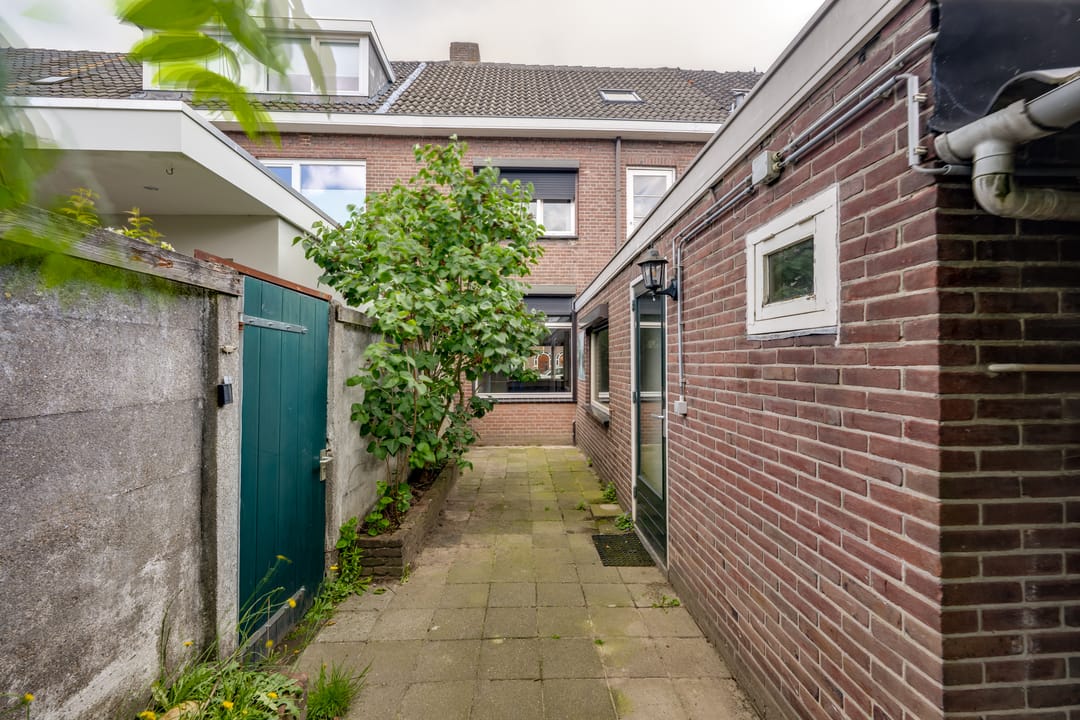 Photo 38 of Leenherenstraat 7