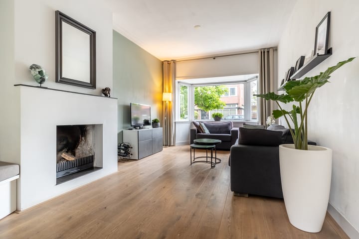 Tussenwoning te koop: Generaal van der Plaatstraat 15, Breda