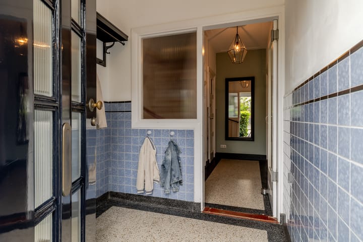 Tussenwoning te koop: Generaal van der Plaatstraat 15, Breda