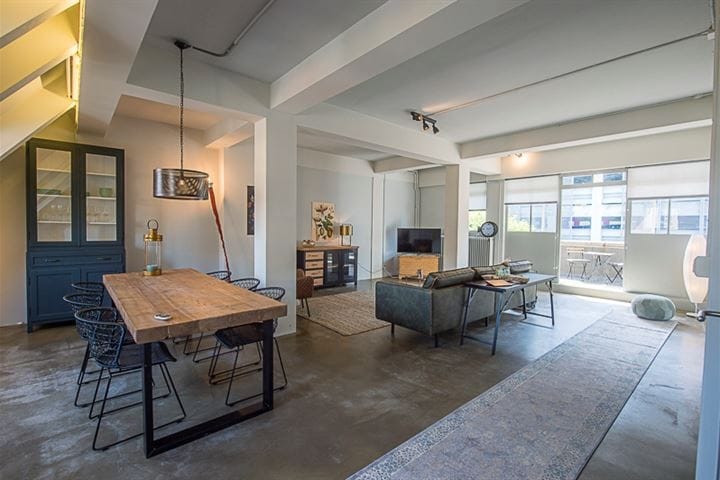 Photo 1 of Leeuwenstraat 15-B04