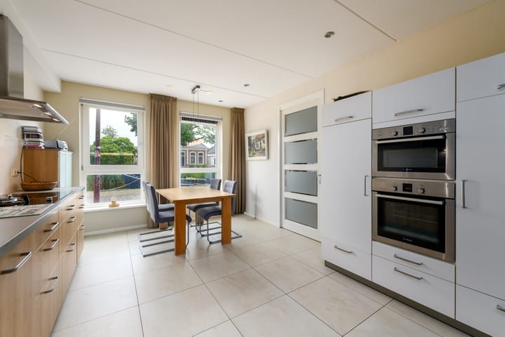 Tussenwoning te koop: Herenwal 107, Heerenveen