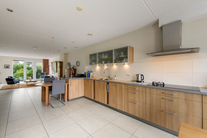Tussenwoning te koop: Herenwal 107, Heerenveen