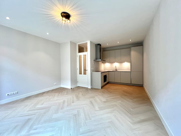 Photo 3 of Vlaggemanstraat 28-A