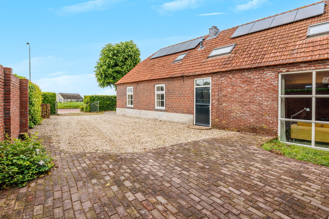 Photo 62 of Bloemenstraat 42