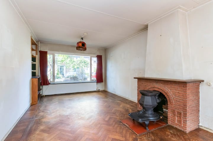 Tussenwoning te koop: Van Limburg Stirumstraat 9, Hilversum
