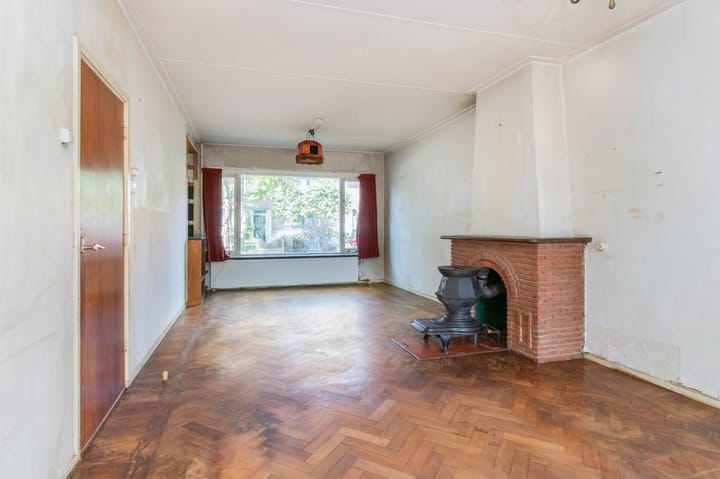 Tussenwoning te koop: Van Limburg Stirumstraat 9, Hilversum