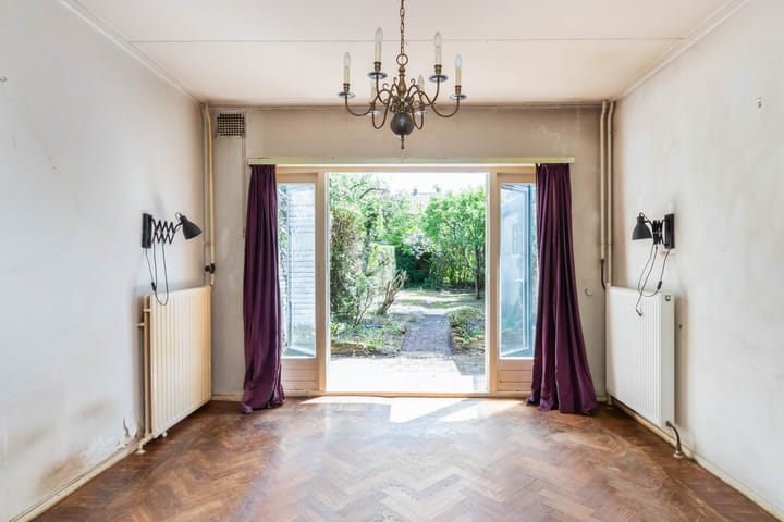Tussenwoning te koop: Van Limburg Stirumstraat 9, Hilversum