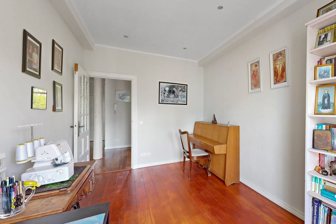 Photo 23 of Catharina van Rennesstraat 1-3