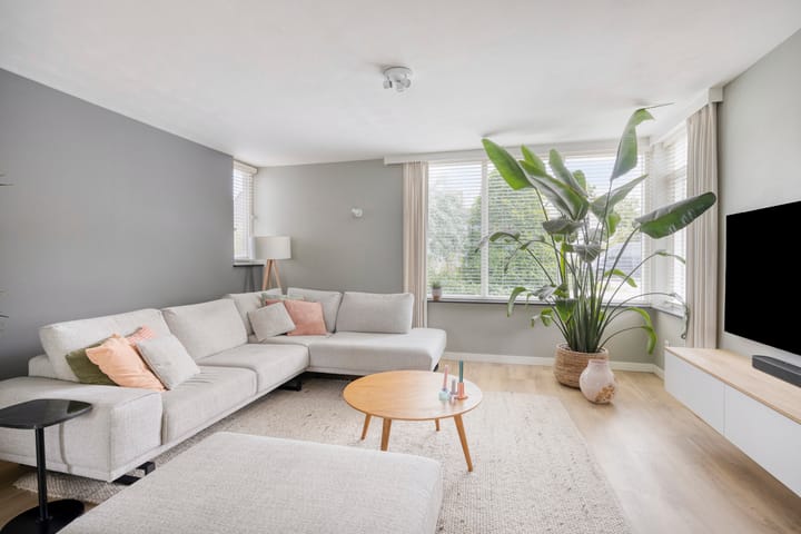 Photo 5 of Willem Alexanderstraat 8