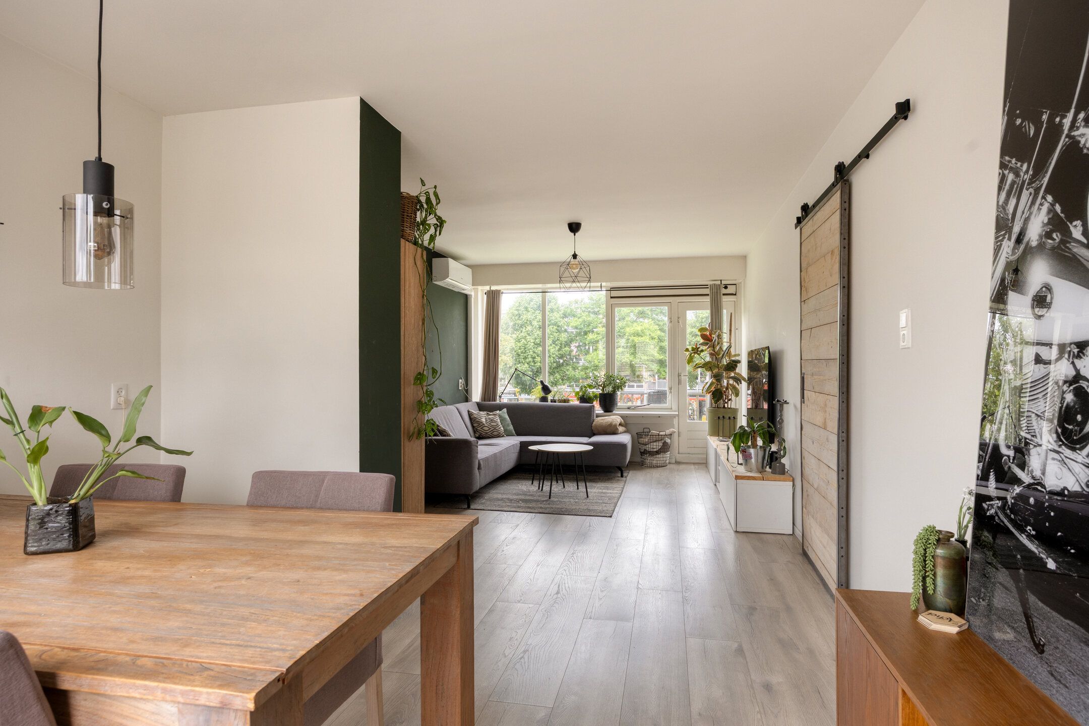 Photo 15 of Louise de Colignystraat 34
