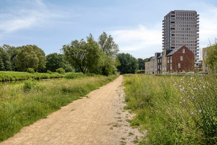 Photo 2 of Delflandstraat 13